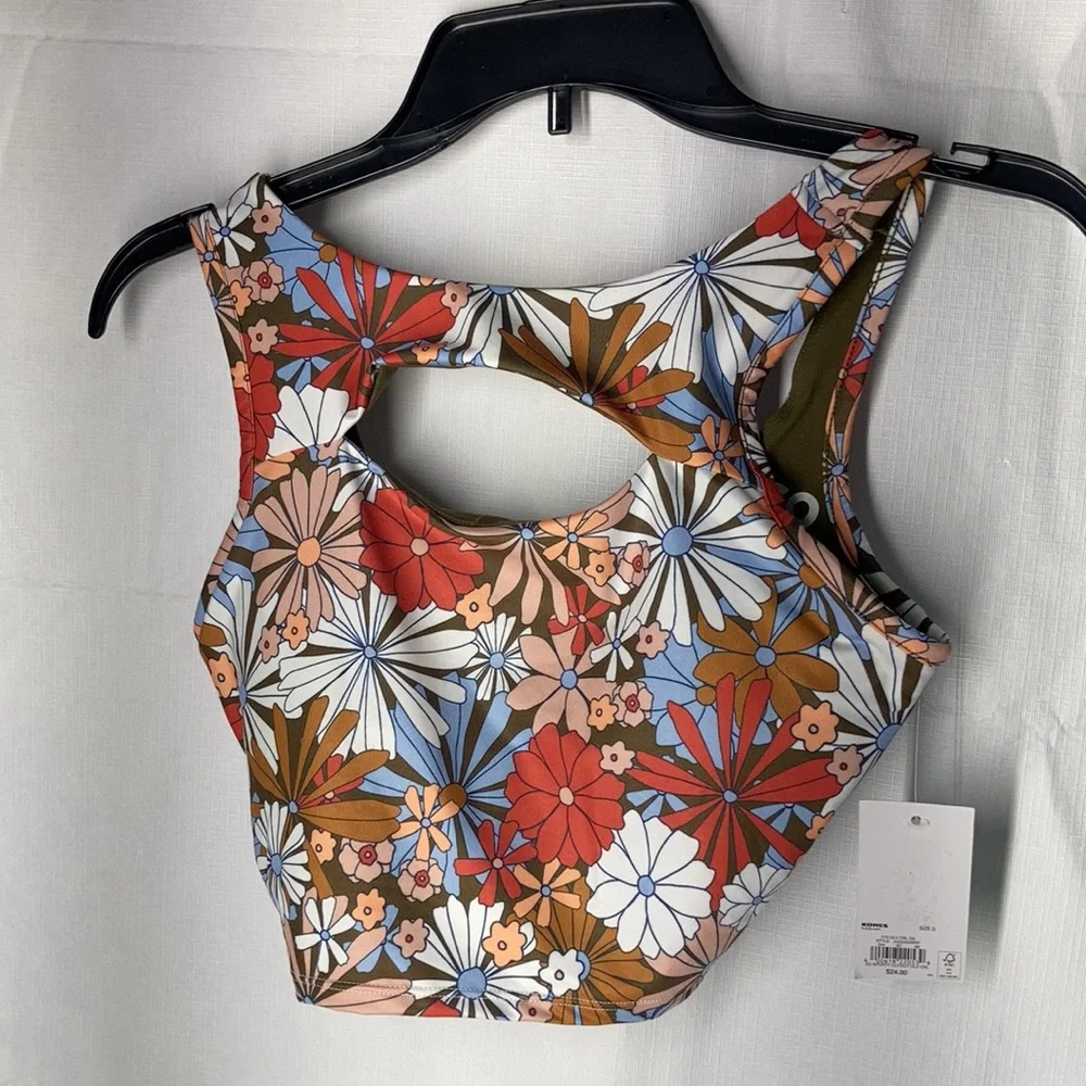 SO floral Sporty cutout top & high rise sporty short S jrs - Picture 5 of 17